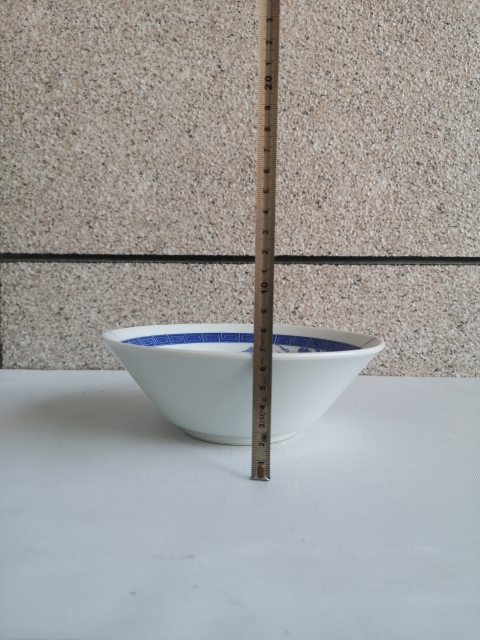 古玩陶瓷八十年代龍鳳紋青花碗拍賣，當前價格198元