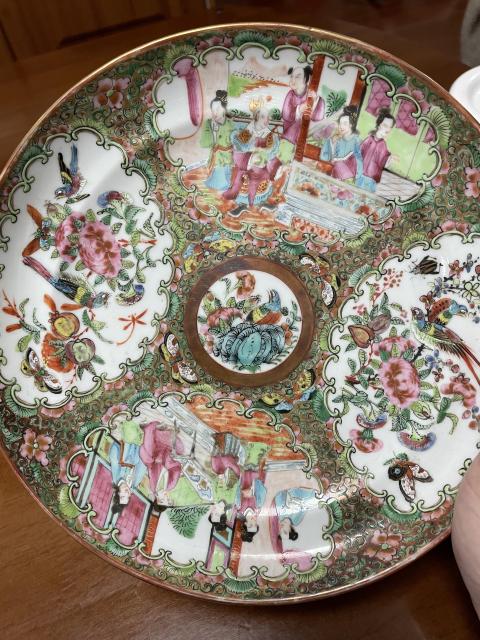 古玩陶瓷清·同治 人物花鳥蝶紋廣彩大盤拍賣，當前價格1380元