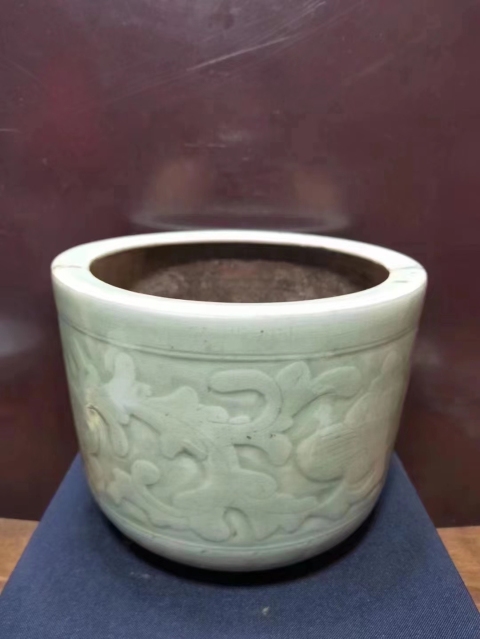 古玩陶瓷清代.龍泉筒式爐拍賣(mài)，當(dāng)前價(jià)格900元