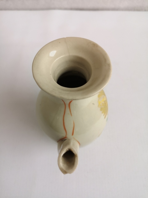 古玩陶瓷上世紀(jì)早期花卉紋執(zhí)壺拍賣，當(dāng)前價格68元