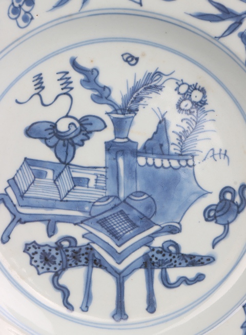 古玩陶瓷【*3356】清康熙 青花博古圖紋折沿盤拍賣,當前價格2000元