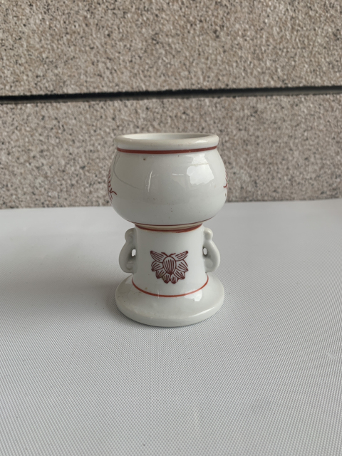 古玩陶瓷出口創(chuàng)匯期花卉紋獅耳盤口瓶拍賣,當(dāng)前價(jià)格150元