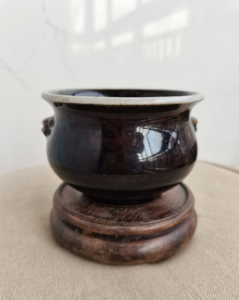 古玩陶瓷烏金釉獅耳爐拍賣，當前價格3900元