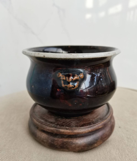 古玩陶瓷烏金釉獅耳爐拍賣，當前價格3900元