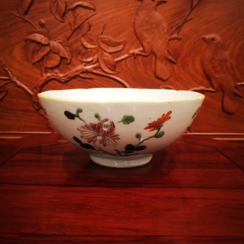古玩陶瓷清晚期?粉彩四季花卉紋大碗拍賣,當前價格558元
