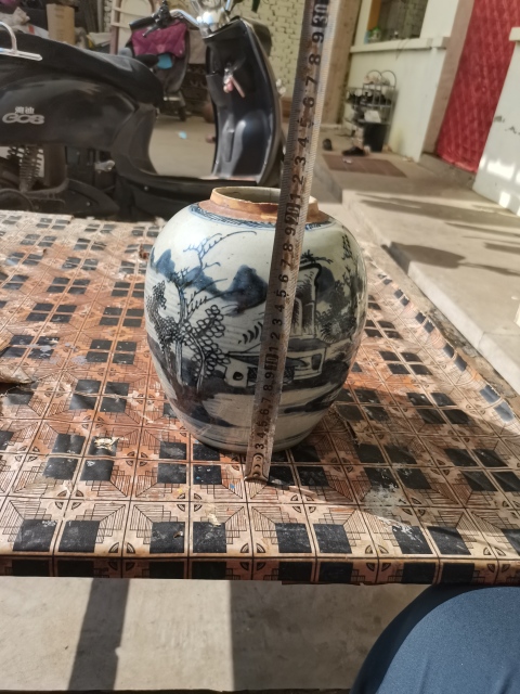 古玩陶瓷乾隆清中期青花山水人物紋罐，大罐子拍賣，當前價格899元