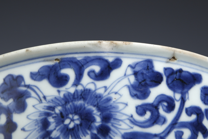 古玩陶瓷清康熙·青花纏枝菊紋大碗拍賣，當前價格5888元