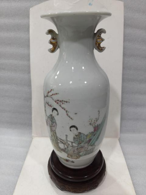 古玩陶瓷民國仕女紋粉彩雙蝠耳撇口瓶拍賣，當前價格1880元