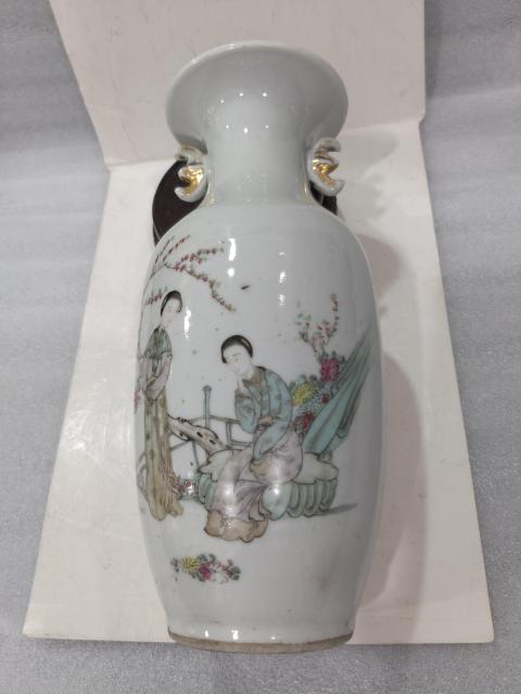 古玩陶瓷民國仕女紋粉彩雙蝠耳撇口瓶拍賣，當前價格1880元