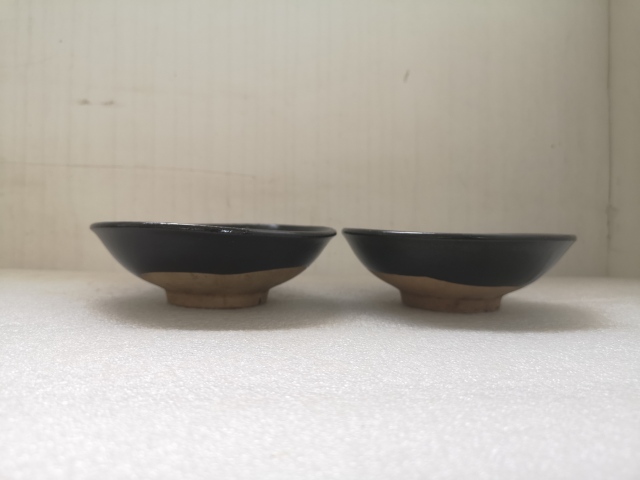 古玩陶瓷清代澀圈圈足的疊燒工藝黒褐釉碗拍賣,當(dāng)前價(jià)格298元