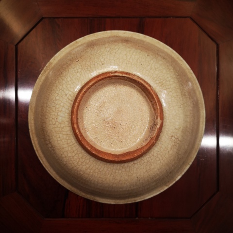 古玩陶瓷清中早?哥釉折沿大碗拍賣(mài)，當(dāng)前價(jià)格1555元