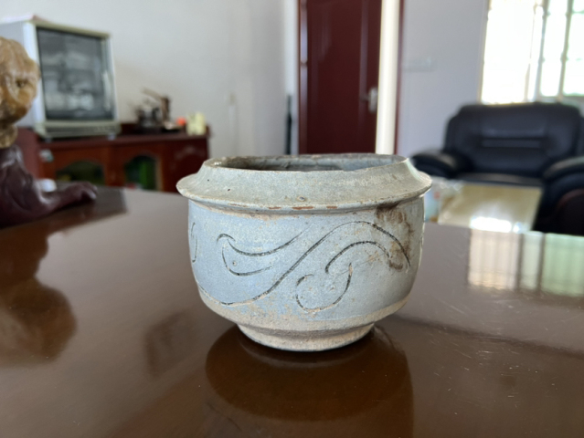 古玩陶瓷宋代影清刻花圈足香爐拍賣，當前價格999元
