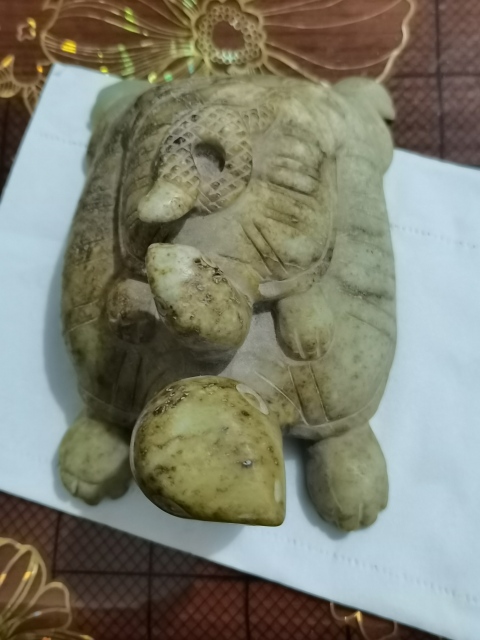 古玩玉器俄料和田玉新雕玉龜擺件，當鎮(zhèn)尺壓尺都，書房用品拍賣，當前價格4699元