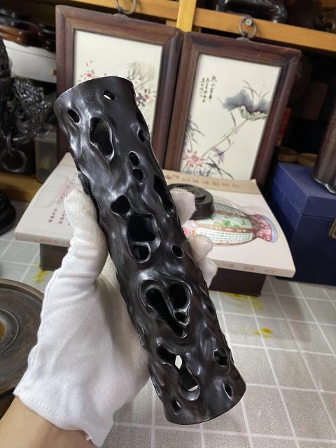 古玩雜項木鏤空雕洞石紋薰香筒拍賣,當前價格2800元