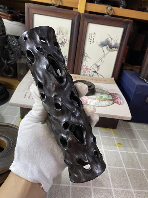 古玩雜項木鏤空雕洞石紋薰香筒拍賣,當前價格2800元