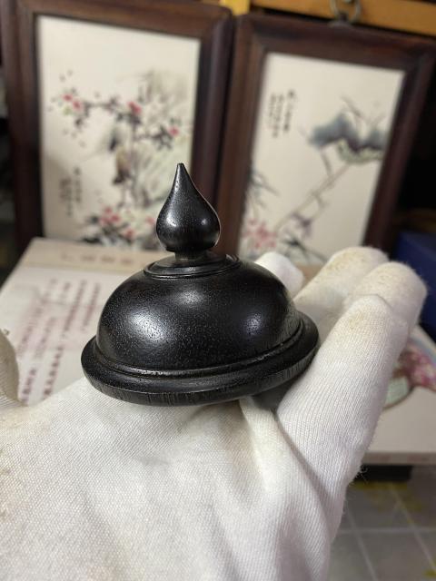 古玩雜項木鏤空雕洞石紋薰香筒拍賣,當前價格2800元