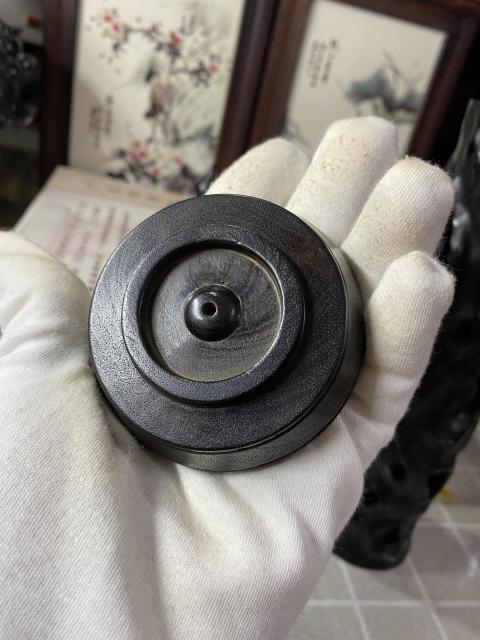 古玩雜項木鏤空雕洞石紋薰香筒拍賣,當前價格2800元