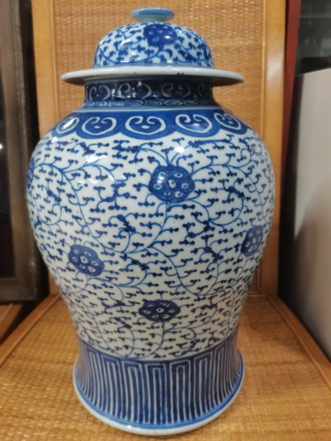 古玩陶瓷嘉道纏枝花卉將軍罐拍賣,當前價格3800元