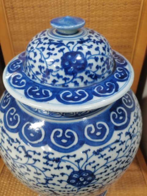 古玩陶瓷嘉道纏枝花卉將軍罐拍賣,當前價格3800元