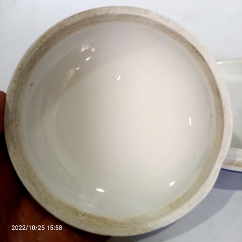 古玩陶瓷六十至八十年代青花留白梅紋印泥盒拍賣,當前價格0元