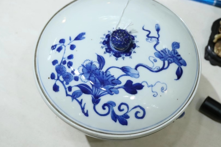 古玩陶瓷晚清花卉紋青花四系高樁暖鍋拍賣,當(dāng)前價格12800元