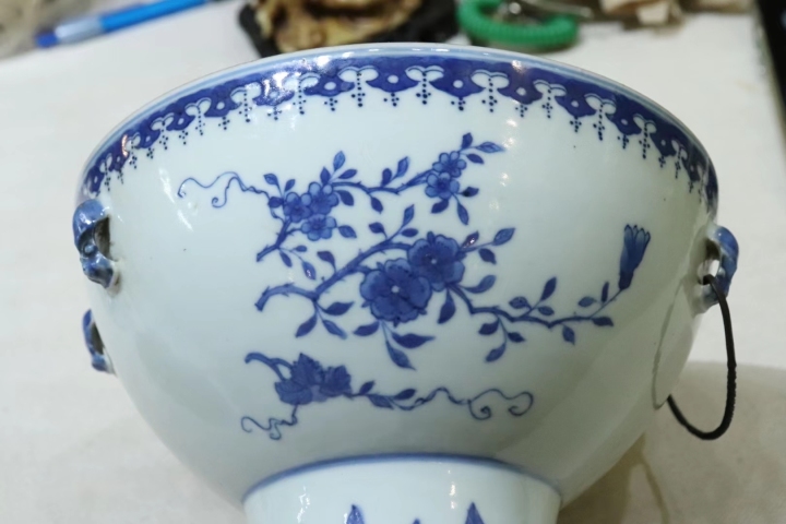 古玩陶瓷晚清花卉紋青花四系高樁暖鍋拍賣,當(dāng)前價格12800元