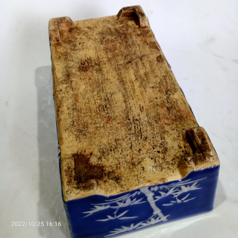 古玩陶瓷清晚藍釉堆白花卉紋水仙盆拍賣,當前價格3500元