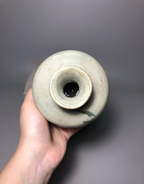 古玩陶瓷(明代)影青白釉梅瓶(有很高收藏價值)拍賣,當前價格0元