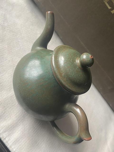 古玩陶瓷高旭軍制款紫砂掛釉執(zhí)壺拍賣，當(dāng)前價格4500元