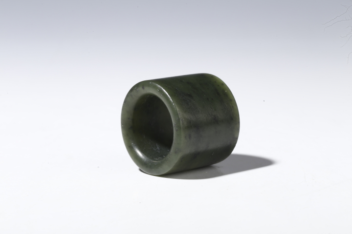 古玩玉器清代·碧玉扳指拍賣，當前價格8000元
