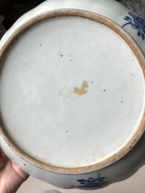 古玩陶瓷清代中期樓臺亭閣山水紋青花花口盤拍賣，當前價格2500元