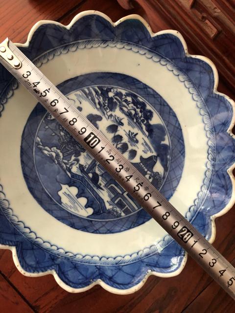 古玩陶瓷清代中期樓臺亭閣山水紋青花花口盤拍賣，當前價格2500元