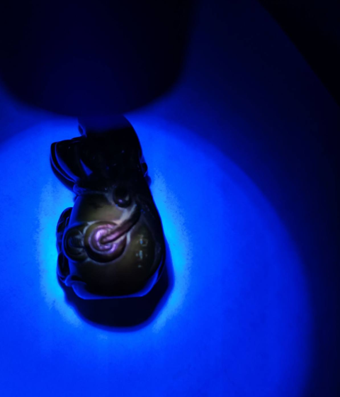 古玩雜項(特價)清晚期精品琥珀雕袋鼠錢掛件拍賣,當前價格980元