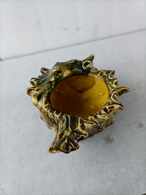 古玩陶瓷出口創匯期像生瓷海螺拍賣，當前價格300元