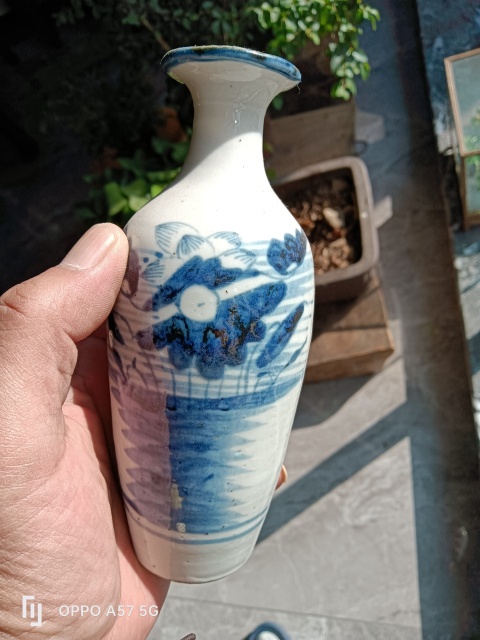 古玩陶瓷青花荷花紋瓶拍賣,當前價格1200元