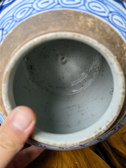 古玩陶瓷清代中期纏枝花卉紋青花罐拍賣,當前價格900元