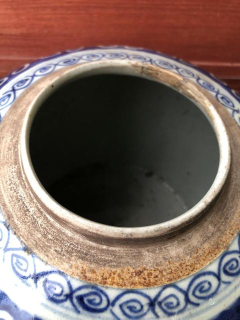 古玩陶瓷清中期纏枝花卉紋青花罐拍賣,當前價格1000元