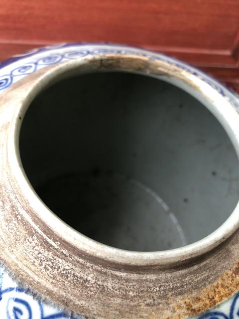 古玩陶瓷清中期纏枝花卉紋青花罐拍賣,當前價格1000元