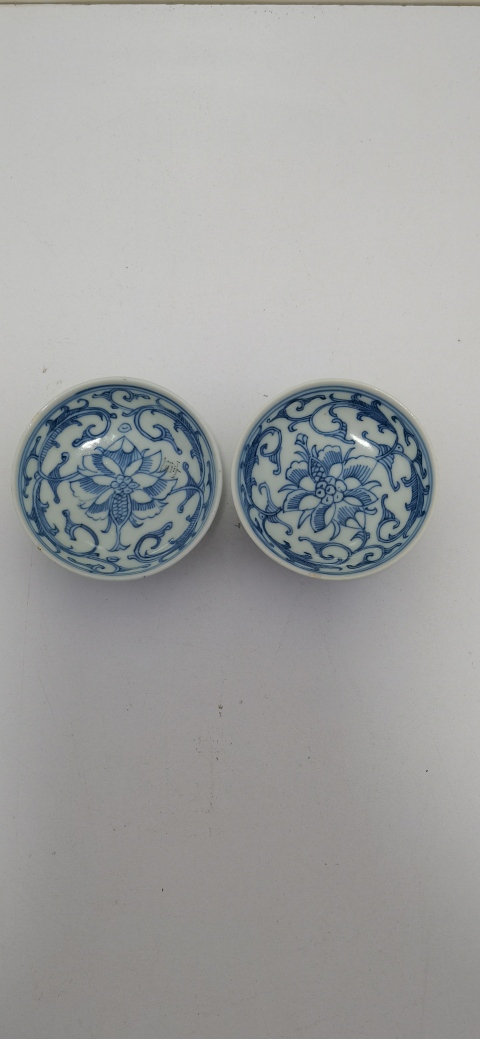 古玩陶瓷清代纏枝花卉紋青花盤拍賣,當前價格1100元