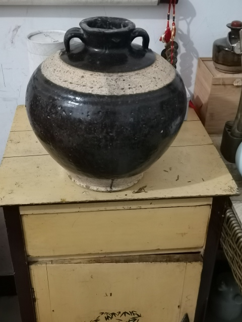 古玩陶瓷山西窯口黑釉嘟嚕瓶,瓶子很重,大瓶子拍賣,當(dāng)前價(jià)格3899元