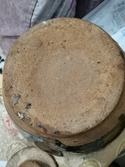 古玩陶瓷醬釉黑陶大罐，帶蓋兒。里面外面都是有拍賣，當(dāng)前價(jià)格1899元
