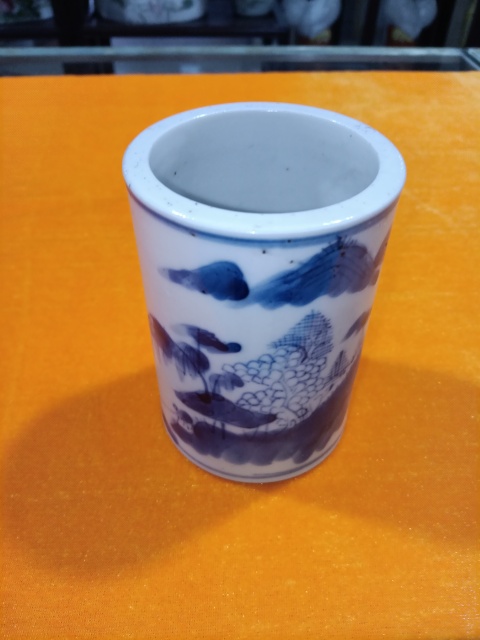 古玩陶瓷清晚期青花山水紋筆筒拍賣,當前價格2280元