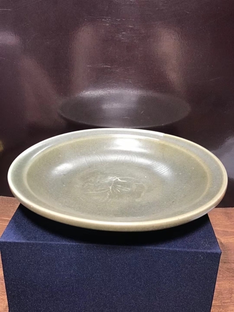 古玩陶瓷明代龍泉窯盤拍賣,當前價格4000元