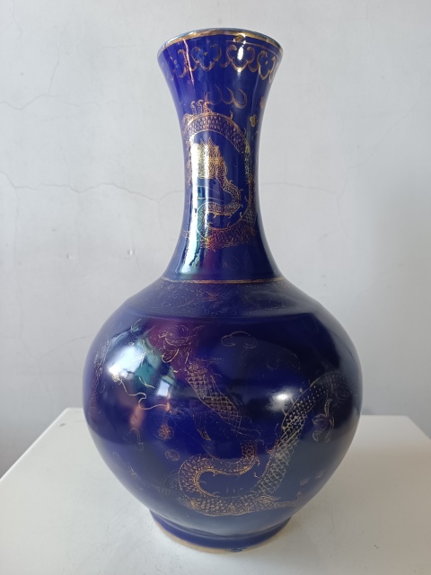 古玩陶瓷清光緒霽藍釉描金云龍趕珠紋賞瓶拍賣,當前價格13800元