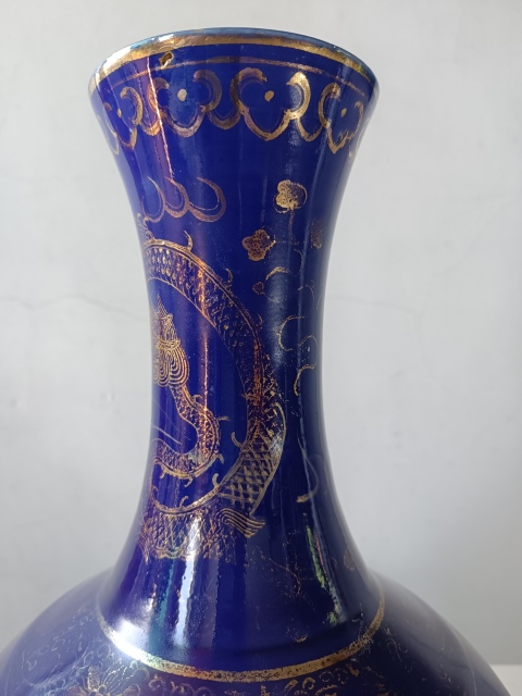 古玩陶瓷清光緒霽藍釉描金云龍趕珠紋賞瓶拍賣,當前價格13800元