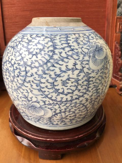 古玩陶瓷清中線描纏枝花卉紋青花蓋罐拍賣，當前價格1200元