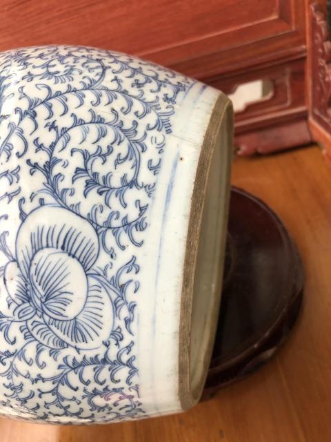 古玩陶瓷清中線描纏枝花卉紋青花蓋罐拍賣，當前價格1200元