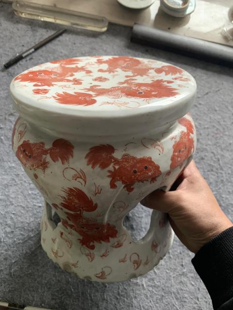古玩陶瓷民國晚期至出口創匯礬紅獅紋繡蹲拍賣，當前價格3000元