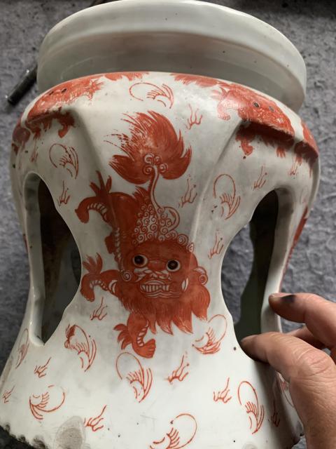 古玩陶瓷民國晚期至出口創匯礬紅獅紋繡蹲拍賣，當前價格3000元