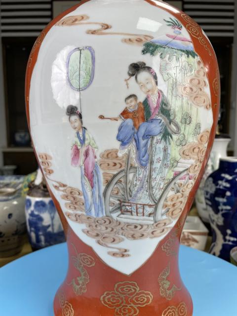 古玩陶瓷晚清民國 描真金紅地粉彩開光麻姑獻壽圖觀音瓶拍賣,當前價格5600元
